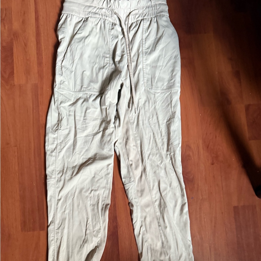 lululemon athletica woman’s Tan Cargo Pants